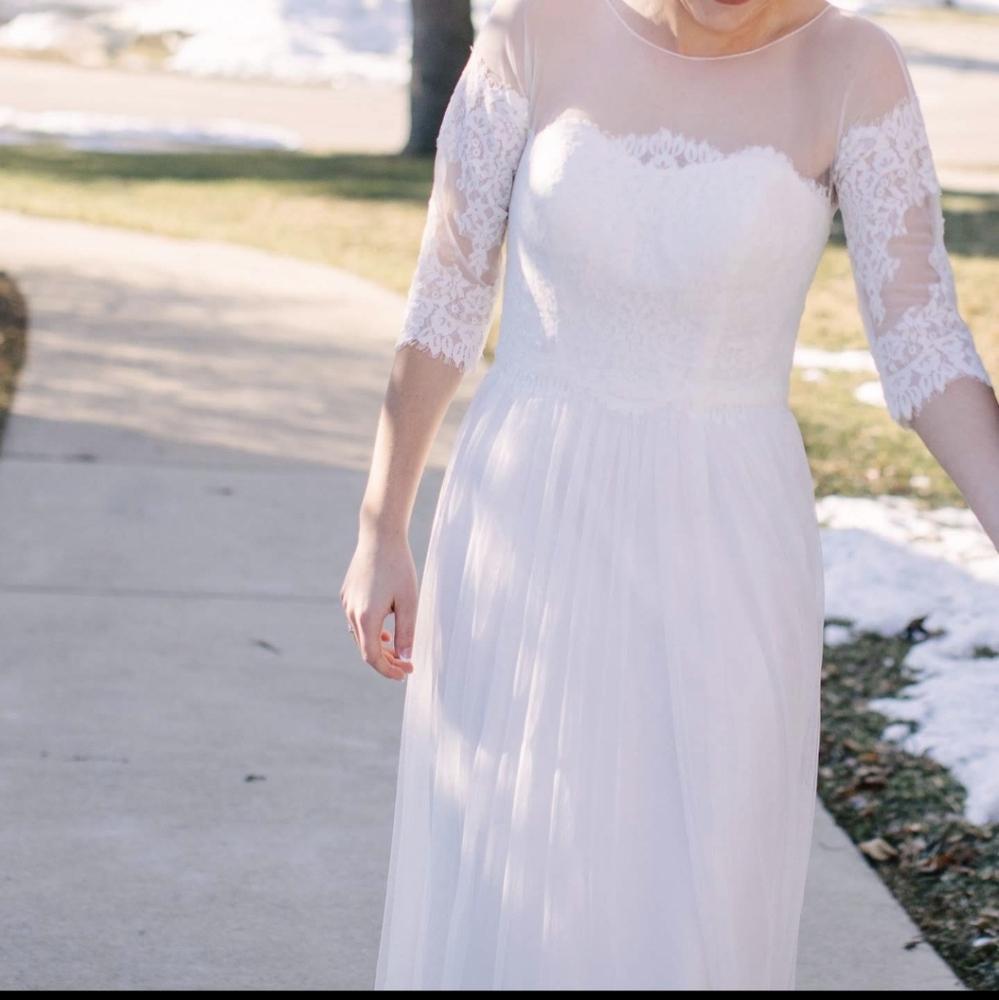 Wedding Dress Sheer Lace Ivory David's Bridal Galina Size 6 - Tulle 3/4 Sleeves - Picture 14 of 16
